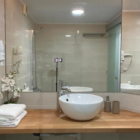 Enjoy A Sunny With Pool Next To The Sea Apartmán *
